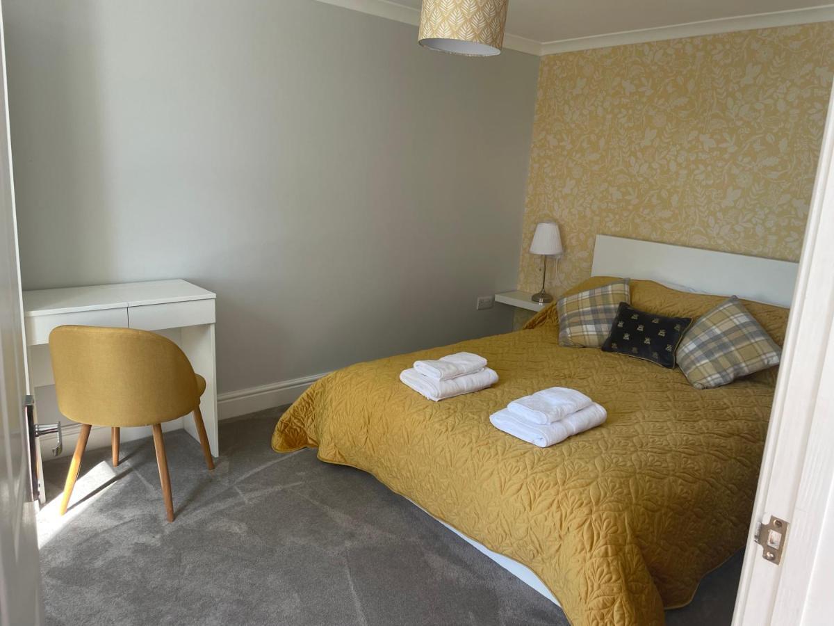 Immaculate One Bedroom Home With Private Parking スウォンジー エクステリア 写真